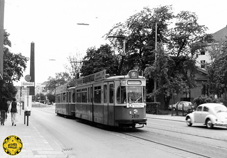 M/M-Zwilling 2601+2653 am Karolinenplatz auswärts am 26.5.1972.