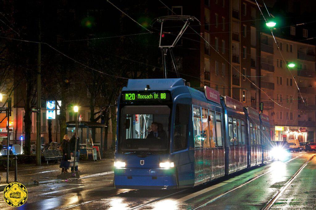 Die Nachtlinie N20 verirrte sich auch manchmal über den Hohenzollernplatz.