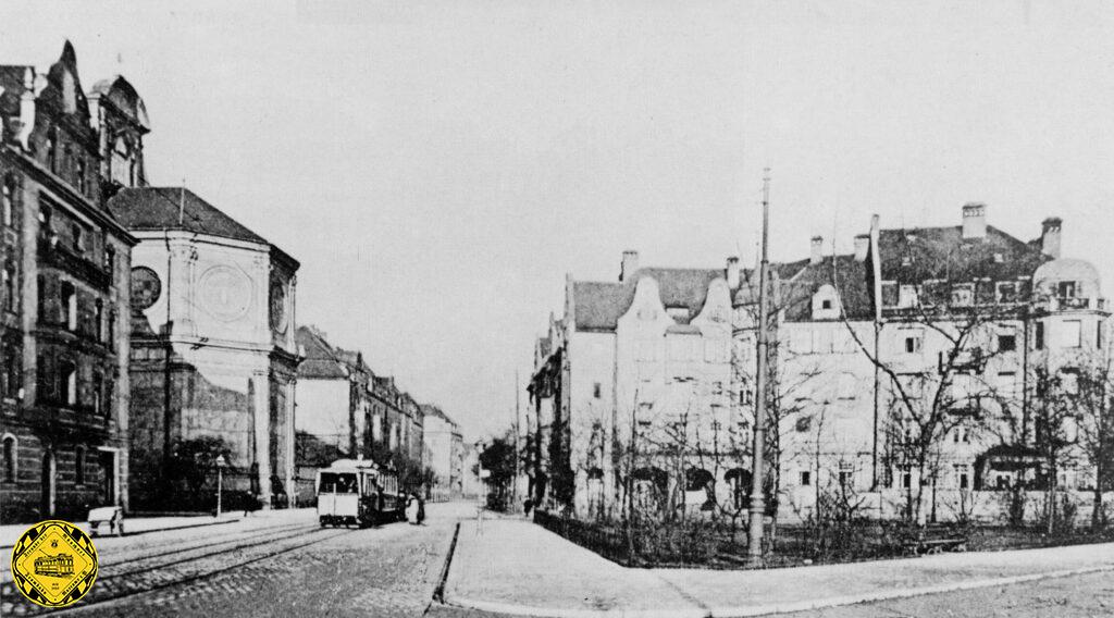 Kurz nach der Eröffnung der neuen Linie durch die Tengstraße fährt ein A-Wagen auf der Linie 17 hinter der Josephskirche auf der Höhe Adalbertstraße stadteinwärts.