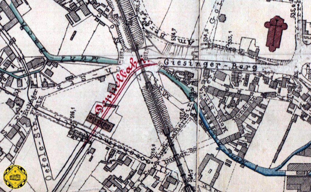 Am 1. September 1895 fuhr die erste Pferdetram bis zum Kolumbusplatz am Fuße des Giesinger Berges. Die Bauzeit der Verlängerung von der Pilgersheimerstraße ging vom 5.August bis 22.August 1895.