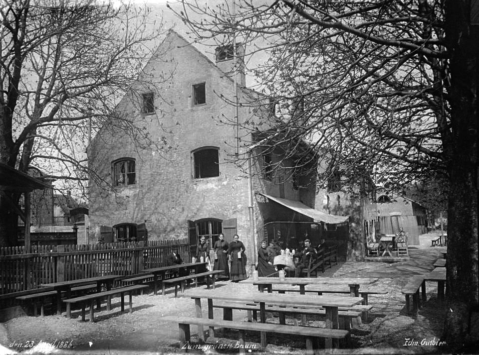 Die beiden Biergärten und Gaststätten waren der "Grüne Baum", hier am 23.April 1886 kurz vor seiner Räumung abgelichtet 