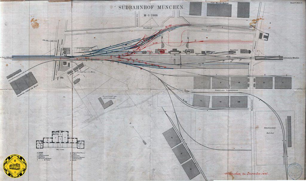 Auf diesem ersten Gleisplan und Lageplan des Südbahnhofs kann man links gut auch die erste Unterführung der Lindwurmstraße sehen sowie die Lokomotivfabrik Krauss und ihren Gleisanschluss. Auf der gegenüberliegenden Seite der Lindwurmstraße bei der Schmied-Kochel-Straße und späteren Implerstraße war die Kochelbrauerei, die auch schon sehr früh einen Bahnanschluß vom Südbahnhof her hatte.