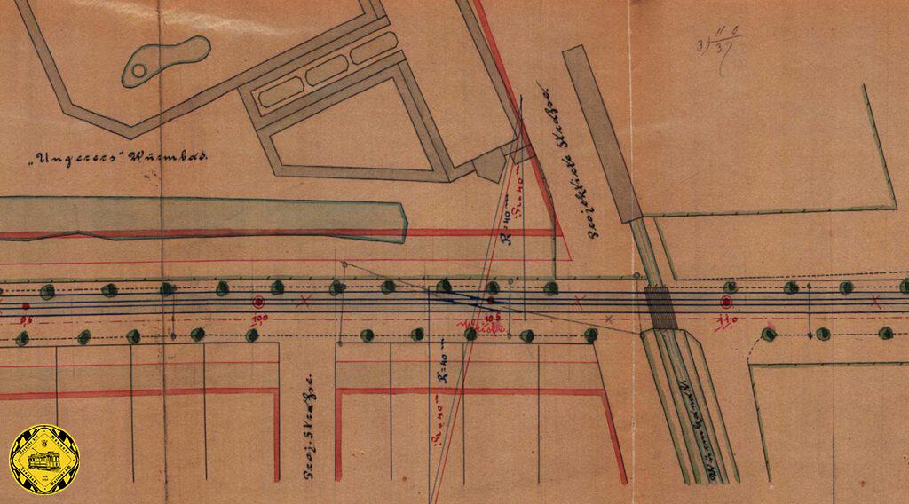 Die Freisinger Landstraße, seit ca. 1895 auch Ungererstraße genannt, hatte schon eine Holzbrücke über den Würmkanal, allerdings nicht tragfähig für eine Trambahn. So plante man schon beim Bau der Strecke im April 1895 ganze 539 Mark für Material zur Versteifung der Brücke mit ein, zuzüglich Transport des Materials und Arbeitsstunden. Hier sollte auch ursprünglich der erste Endpunkt der Linie sein und nur zu besonderen Anlässen weitergefahren werden zum Nordfriedhof.