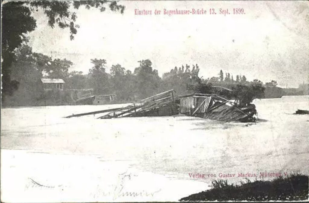 Die Bogenhausener Brücke oder Max-Josephs-Brücke stürzte am 13.September 1899 beim Hochwasser ein.