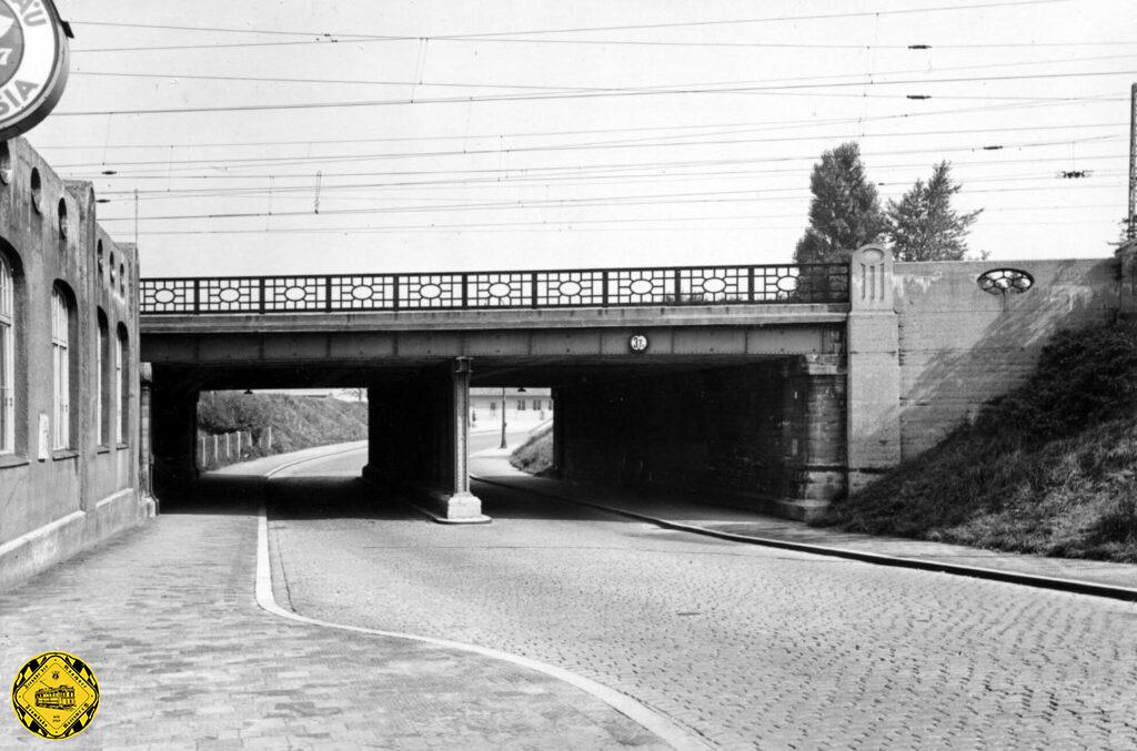 Auch die Bavariastraße hat seit 1909 eine Unterführung unter der Bahnstrecke.