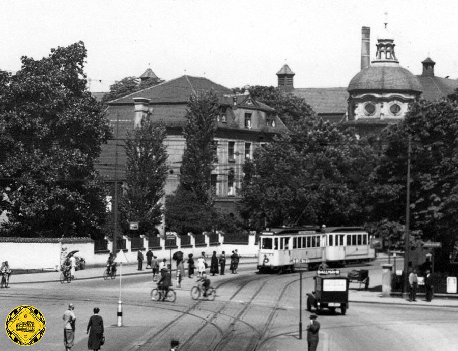 Ein E-Tw + e-Bw auf der Linie 11 kommt am 7.6.1935 von der Endhaltestelle Neuhausen über die Nymphenburgerstraße einwärts auf den Rotkreuzplatz