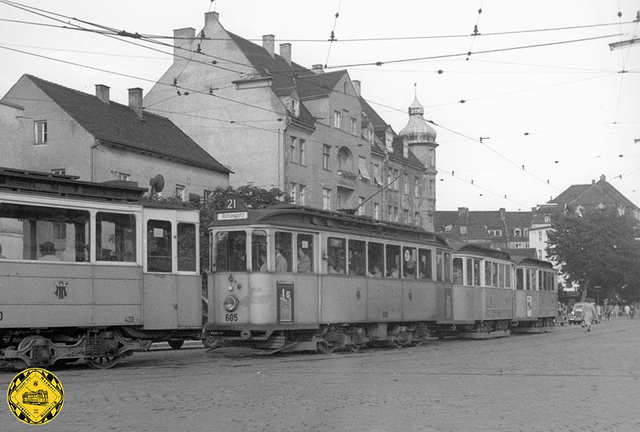 Linie 21 mit dem E-Tw 605 + e-Bw 1300 + 1142 am Rotkreuzplatz auswärts am 13.7.1953