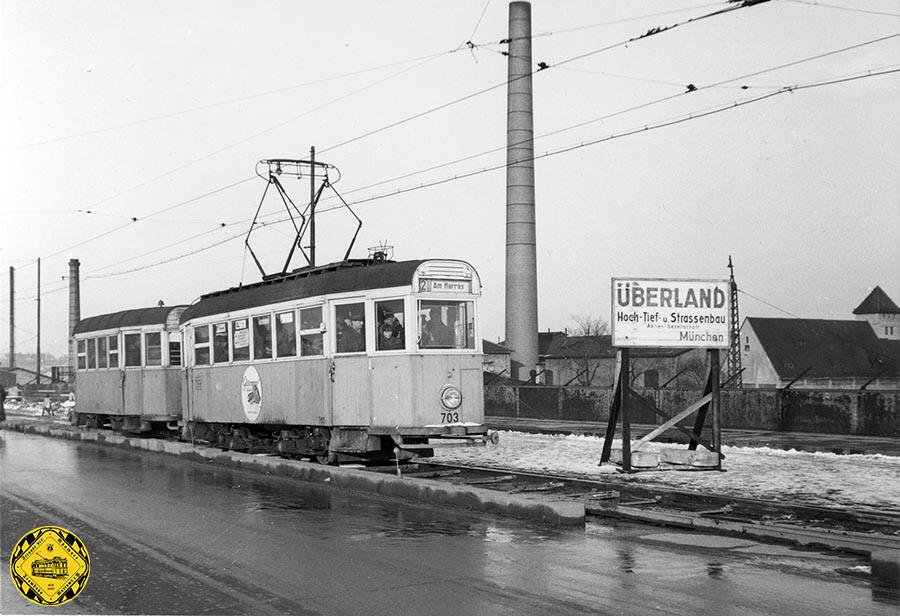 Im Jahr 1952 fährt die Linie 22 wieder über die Donnersberger Brücke mit ein K-Wagen, der einen neuen Scherenstromabnehmer hat, alter Bauart. 