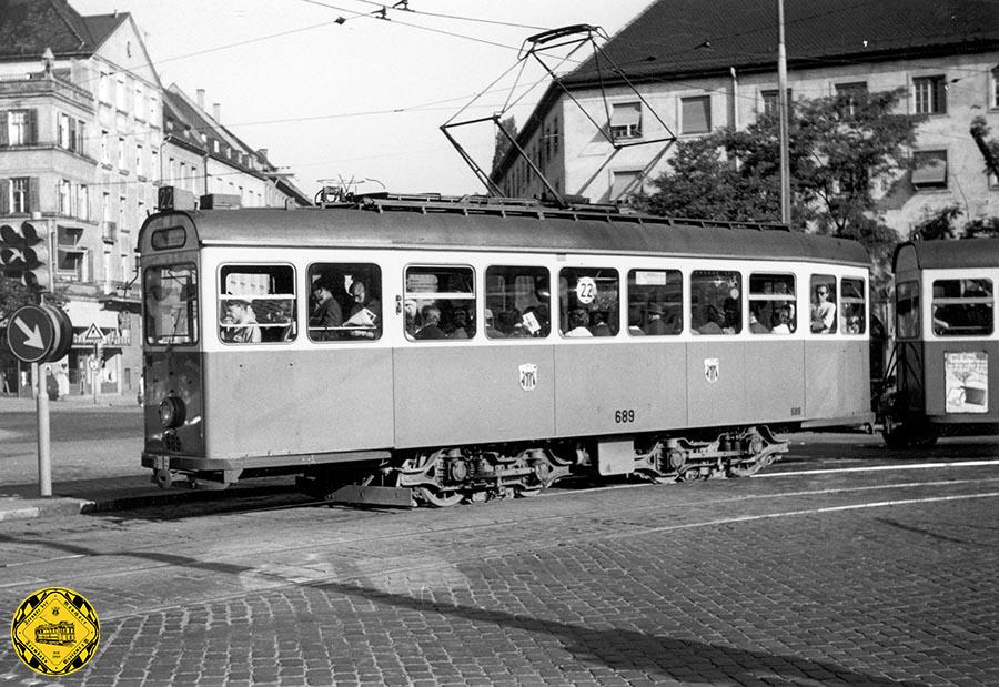 K1-Tw 689 auf der Linie 22 am Rotkreuzplatz im Jahr 1964