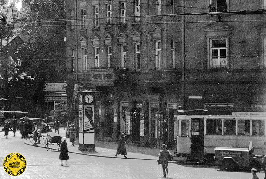 Auf der Linie 3 fährt am 7.6.1935 ein E-Triebwagen an der neuen Endstation Rotkreuzplatz