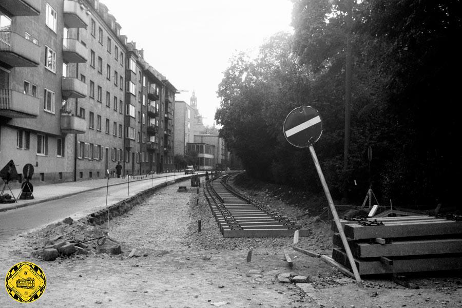 Die Gleise der Strecke stadteinwärts sind in der Lerchenfeldstraße schon verlegt