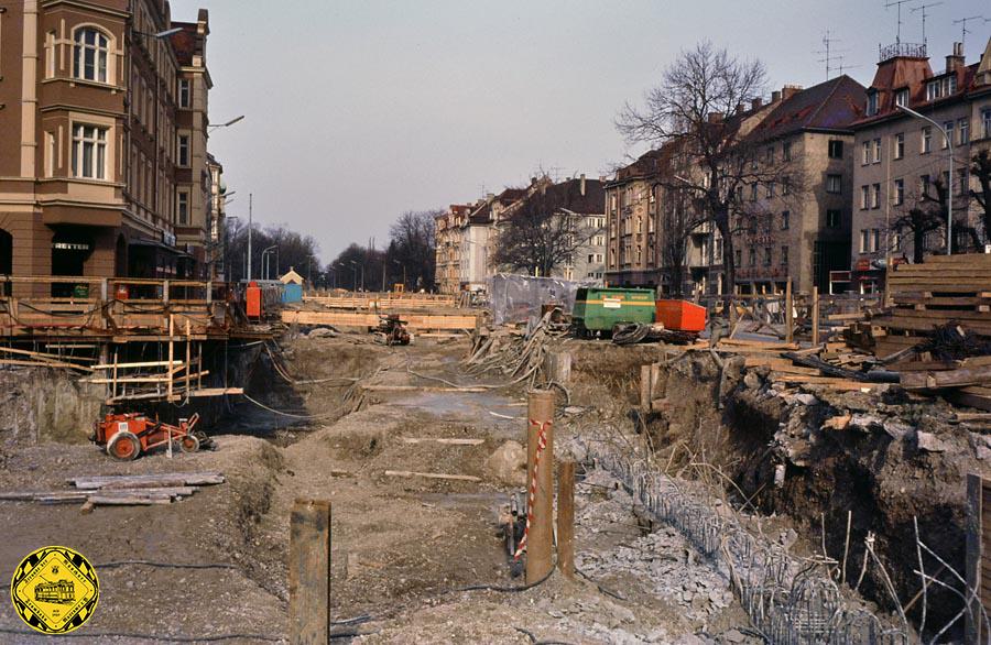 U-Bahn-Baustelle in der Nymphenburgerstraße Ecke Volkartstraße im Februar 1980.