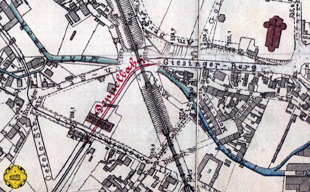 Am 1. September 1895 fuhr die erste Pferdetram bis zum Kolumbusplatz  am Fuße des Giesinger Berges. Am 23. Oktober des gleichen Jahres konnte der elektrische Betrieb der Strecke vom Hauptbahnhof über den Goetheplatz zum Kolumbusplatz  beginnen. Am 1.9.1896 geht die bereits elektrische Strecke vom Kolumbusplatz über den Giesinger Berg und die Tegernseer Landstraße zur St. Bonifatiusstraße und Ostfriedhof in in Betrieb. 