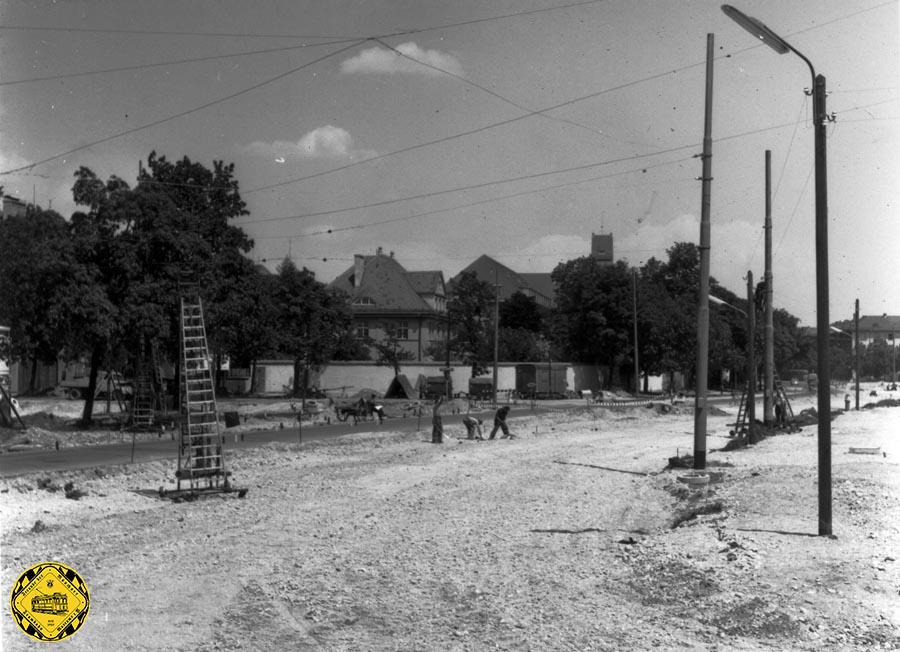 Baustelle für die Gleise vom Kölner Platz durch die Parzivalstraße zum Scheidplatz am 19.Juni 1959