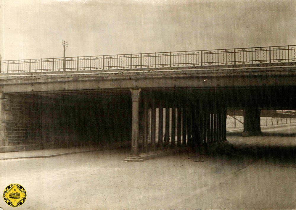 Das Bild zeigt die zweifache Brücke am 16.Januar 1914. 