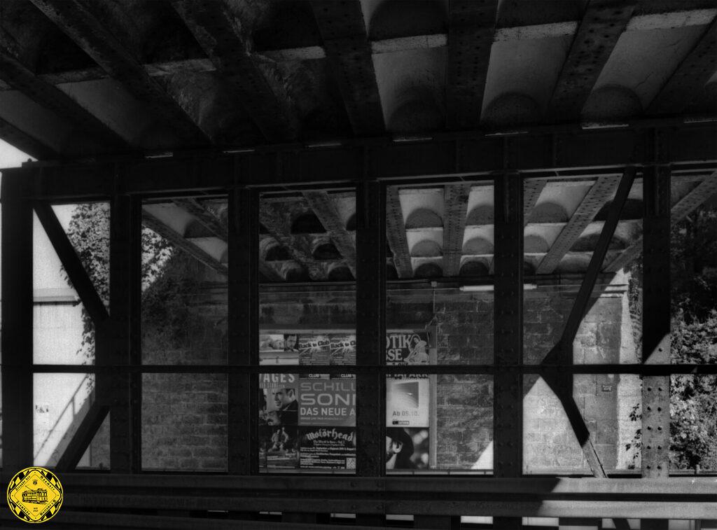 Im Jahr 2022 wurde die Sanierung dieser ältesten Eisenbahnbrücke Münchens begonnen.