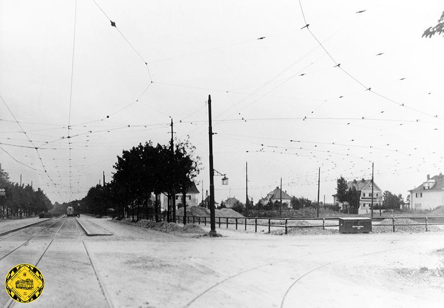 Ansicht der Schleife Willibaldplatz von Westen statdteinwärts im ersten Betriebsjahr 1930.