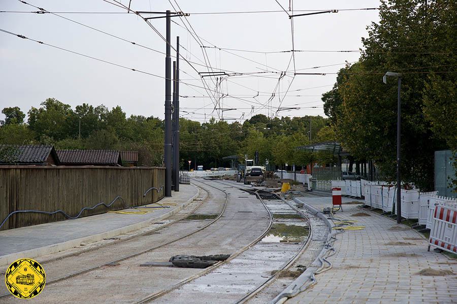 Nach dem U-Bahnbau des U-Bahnhofs Westfriedhof und der Verlängerung der U1 zum Olympia-Einkaufszentrum wurde eine abgespeckte Gleisversion im Bereich der Orpheusstraße eingerichtet.