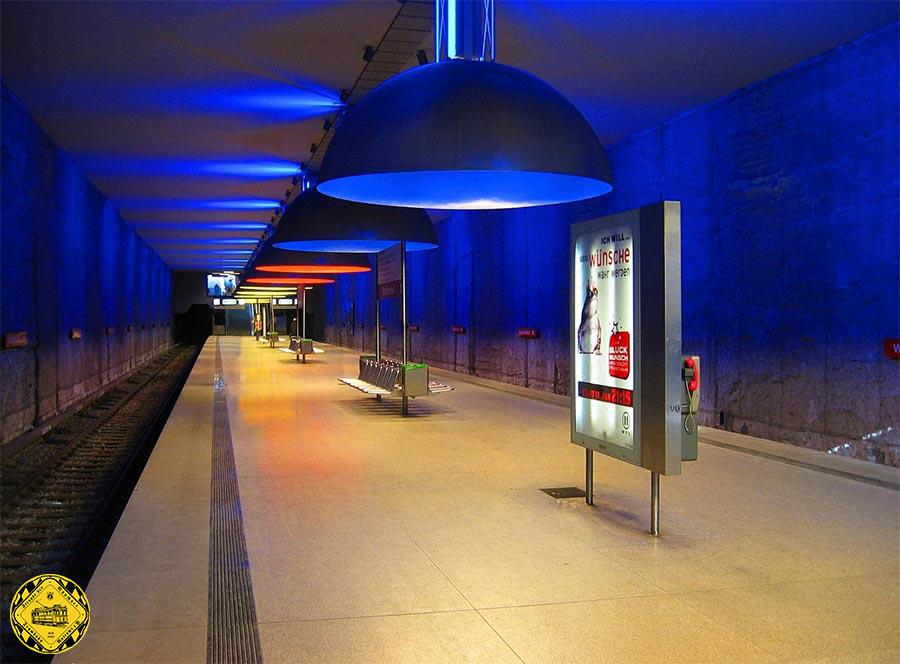 Der Bahnhof Westfriedhof liegt an der Grenze der Stadtteile Neuhausen-Nymphenburg und Moosach. Er war von 1998 bis 2003 nördlicher Endbahnhof der Linie U1. Geplant wurde er vom Architekturbüro Auer+Weber und dem städtischen U-Bahn-Referat, das Lichtkonzept stammt von Ingo Maurer und seinem Team. Er wurde zwischen September 1993 - Juli 1996 im Rohbau errichtet.