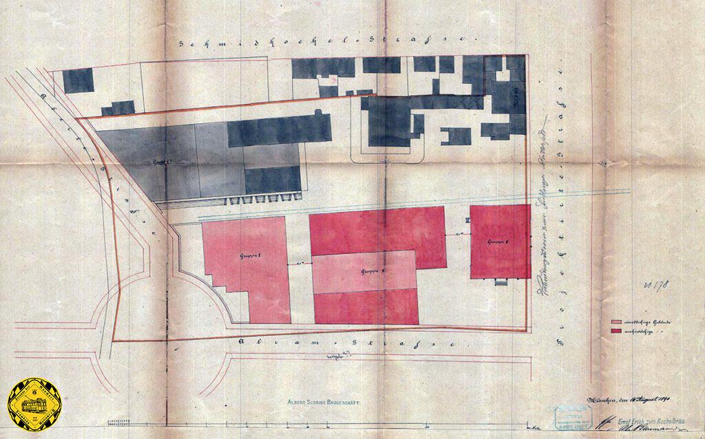 Seit 1868 hatte die Brauerei Kochel-Bräu das Gelände zwischen Schied-Kochel-Straße, Alramstraße, Aberlestraße und der späteren Implerstraße gekauft und darauf eine Brauerei errichtet. 1890 erweiterte Kochelbräu seine Anlagen massiv und vervielfachte seinen Hektoliterausstoss. Dafür musste ein Gleisanschluss vom Südbahnhof her. 1885 wurde dieser geschaffen und führte als Stichgleis auf das Brauereigelände.