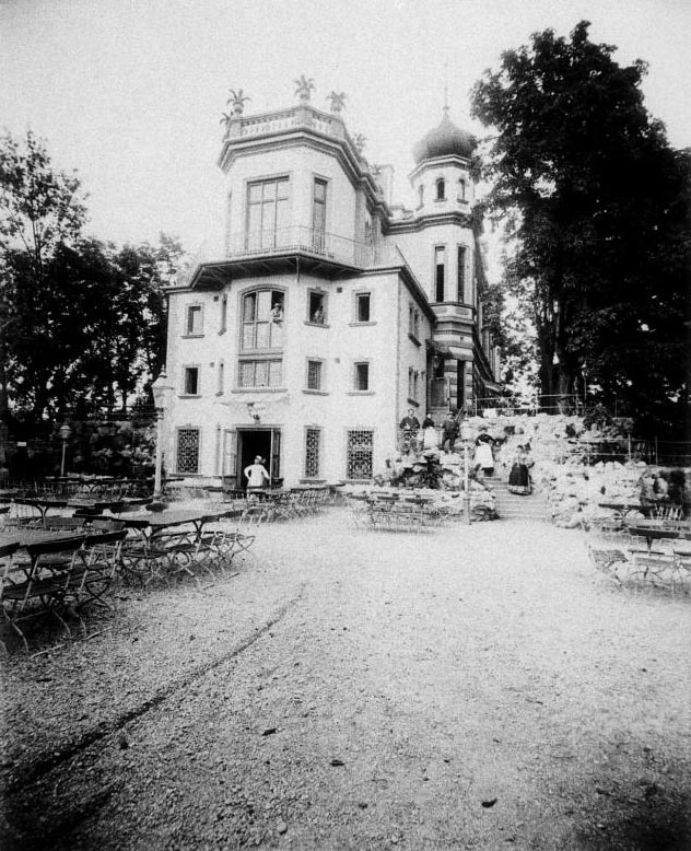Der erste Biergarten 1890 auf dem neu geschaffenen Gelände des Volksgarten in Nymphenburg, gut mit der Dampftrambahn erreichbar.