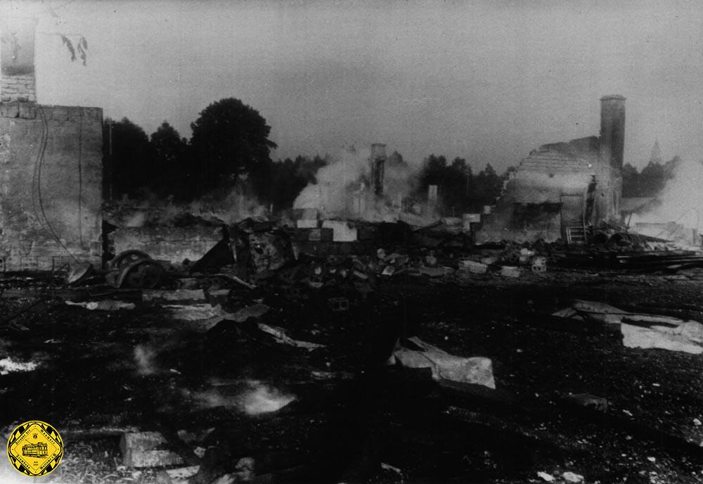 Bei Luftangriffen mit Brandbomben vom 6.-7.September 1943 wurde das Gelände der ehemaligen Kochelbräu nochmals schwer beschädigt.