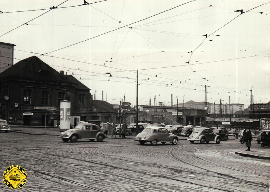 Im Bild vom 25.April 1954 ist der Bahnhof schon abgerissen.