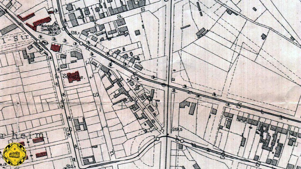 Der Plan zeigt mittig die zweigleisige Pferdebahnführung in der Nymphenburgerstraße und unten die eingleisige Querung der Staatsbahn an der Blutenburgstraße. Er hatte eine Signal-Sicherungsanlage wie der Bahnübergang an der Nymphenburgerstraße.