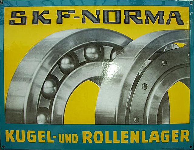 Ab 1925 verfolgte SKF in Deutschland gegenüber den Mitbewerbern eine aggressive Expansionsstrategie. Innerhalb des SKF-Konzerns ist die deutsche SKF GmbH, die ihren Sitz in Schweinfurt hat, seit 1929 der wichtigste Unternehmensteil. Damals erwarb SKF die Wälzlagerabteilung von Fichtel & Sachs (Schweinfurt), die Fries & Höpflinger AG (Schweinfurt), die Maschinenfabrik Rheinland (Krefeld), die Wälzlagerabteilung der Deutsche Waffen- und Munitionsfabriken (DWM) (Berlin) und die Riebe-Werke (Berlin).
