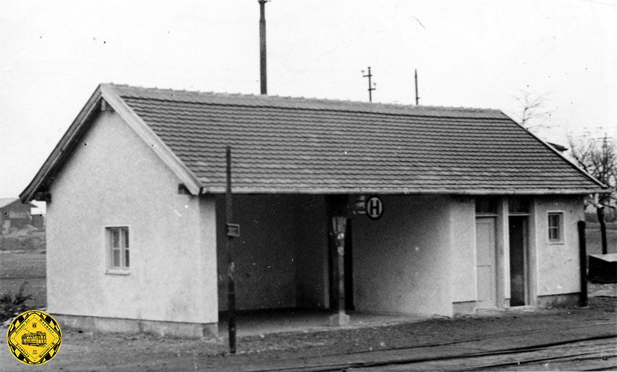 Die Wartehalle Freimann am 22.November 1948 frisch verputzt und mit Toiletten.
