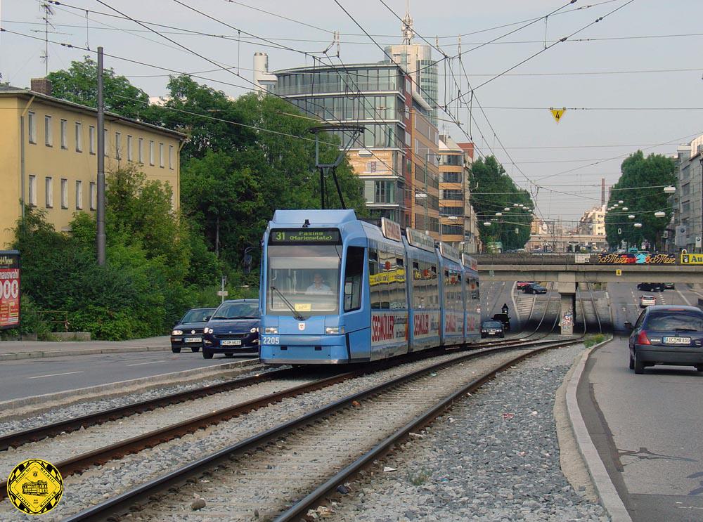 TW 2205 als Linie 31 am 5.Juli 2005 auf dem Weg zum Pasinger Marienplatz