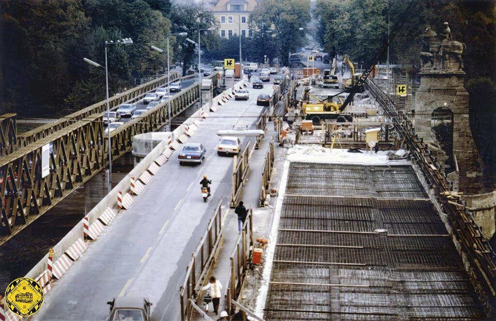 Nach der letzten Trambahn wurde die Wittelsbacherbrücke generalüberholt. Dazu wurde eine Hilfsbrücke gebaut, die aber auch lange Staus nicht vermeiden konnte. 