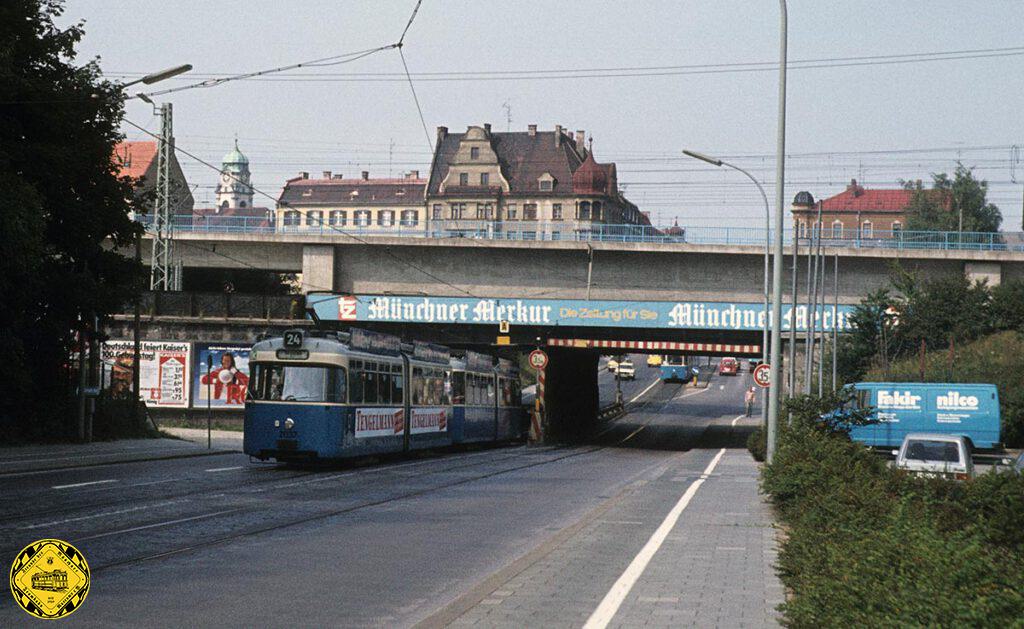 Bevor die Bahnstrecke in den Ostbahnhof mündet, hat die Rosenheimerstraße noch eine Unterführung