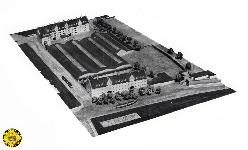 Betriebshof 2 Seeriederstrasse Bau Im Jahre 1924 kaufte die Stadt ein 14 700 qm großes Grundstück zwischen Kirchen-, Seerieder- und Äußerer Wiener Straße, da für den völlig veralteten Bahnhof 2 an der Äußeren Wiener Straße No. 28 als erstes Ersatz geschaffen werden musste.
Es wurde ein 3D-Modell erstellt, um die Stadtväter und -Mütter von dem Projekt zu überzeugen