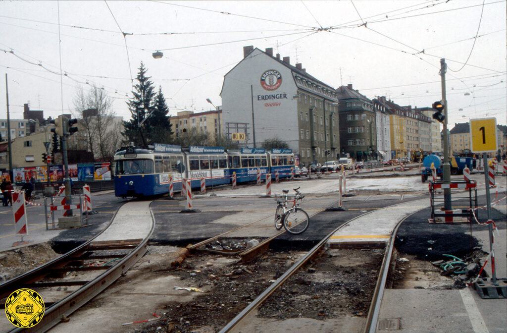 Die Bilder über die Jahre zeigen auch die baulichen Veränderungen auf dieser Kreuzung der Tegernseer Landstraße mit der Candidstraße