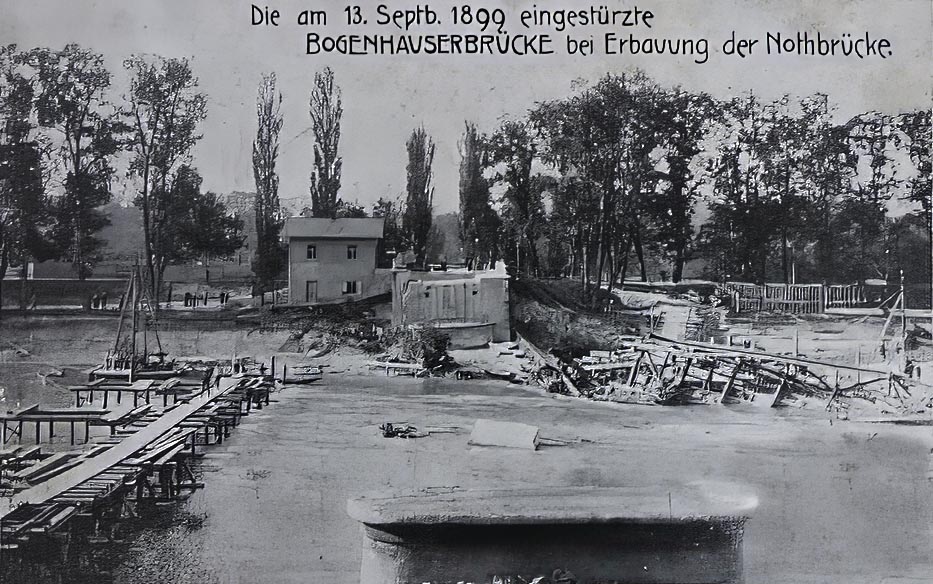 Einen Monat nach dem Hochwasser bauten am 17.10.1899 Pioniere eine Notbrücke für die zerstörte Max-Joseph-Brücke auf. 