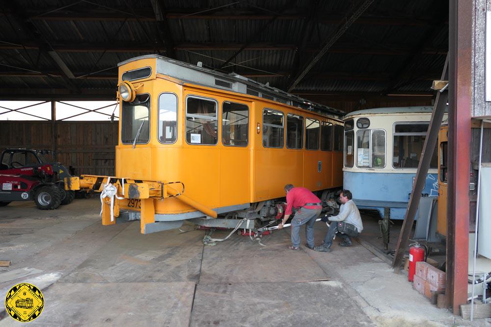 Da er aber unserem Verein trotzdem erhaltenswert für die Nachwelt erscheint und vielleicht mal in einem zukünftigen größeren MVG-Museum gebraucht werden könnte, hat sich unser Verein FMTM dazu entschlossen, ihn im Oktober 2023 in unserem Außenlager unterzustellen, bis ein Umdenken zum Thema "Erhalt historischer Trambahnwagen in München" erfolgt.