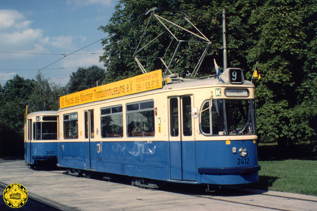 Wir sind eine Gruppe von derzeit 300 Mitgliedern, denen die Dokumentation und Bewahrung der über 140-jährigen Münchner Trambahngeschichte sehr am Herzen liegt. Seit 1989 engagieren wir uns in München ehrenamtlich für den Aufbau und Betrieb eines Museums, für den Erhalt und die Aufarbeitung der historischen Fahrzeuge und die Archivierung von allem, was mit der Münchner Trambahn zu tun hat.