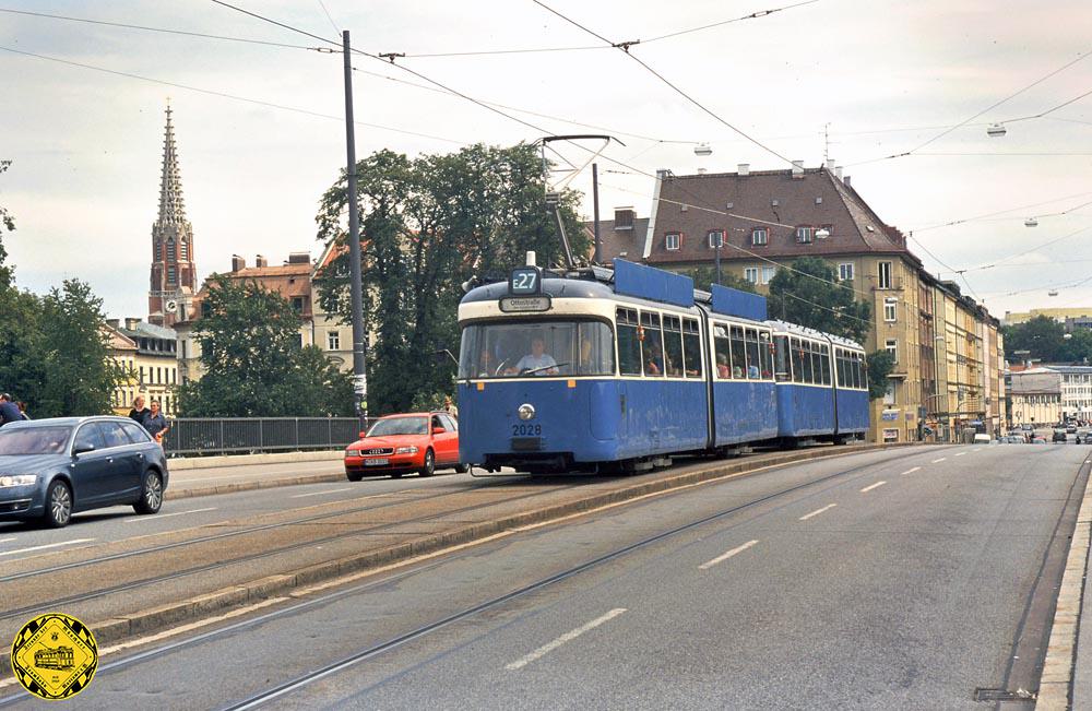Diese Brücke ist für diese Perspektive bei den Fotografen wie hier Peter Hübner beliebt. Nun P-Wagen werden hier so schnell nicht mehr vorbeifahren, das Bild ist von 2005.