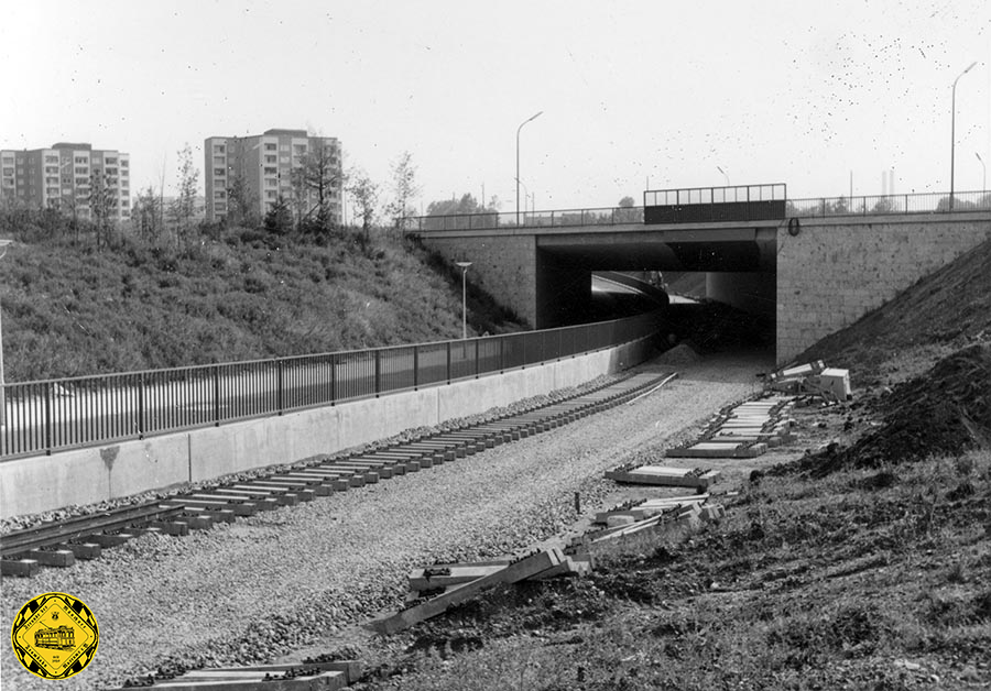Die Unterführung der Trambahn unter der Autobahn A95