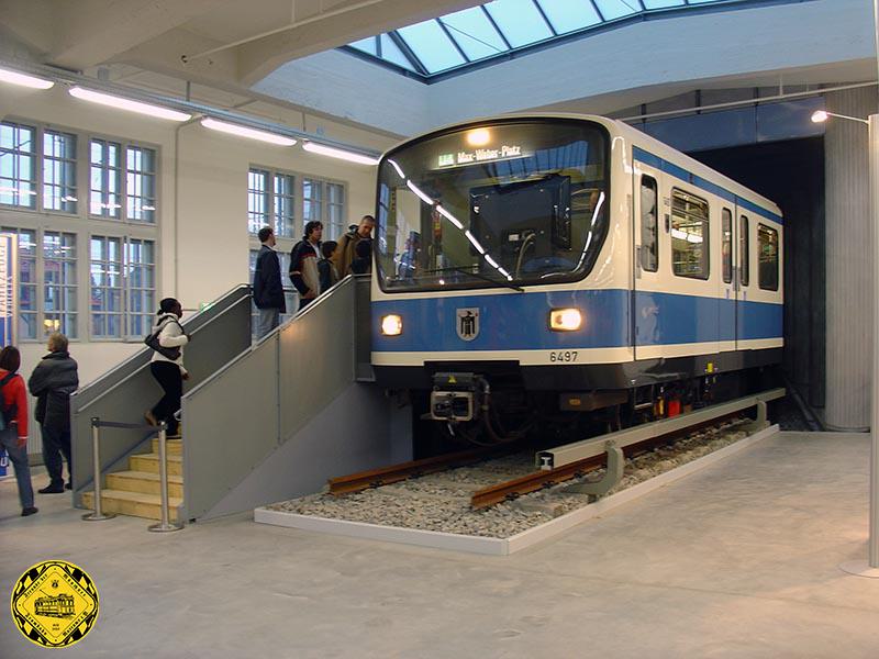 Ein Führerstand sowie ein Teil des folgenden Wagens befinden sich heute im MVG-Museum in der Ständlerstraße, wo ein Fahrsimulator in den Führerstand eingebaut wurde.