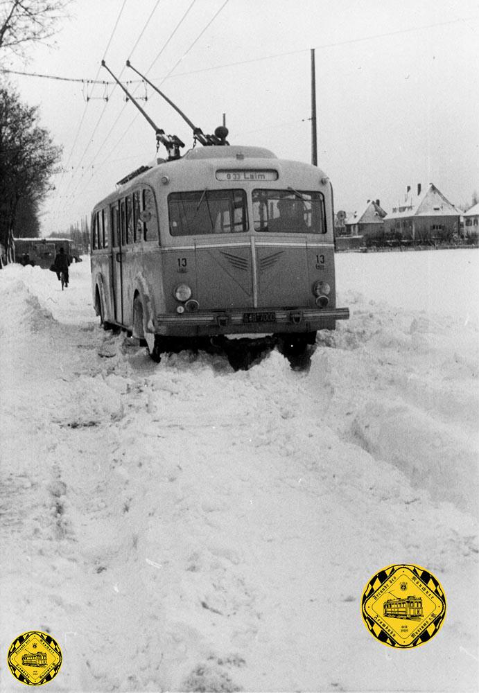 Den 11.Januar 1954 werden so manche Bedienstete bei den Verkehrsbetrieben nicht so schnell vergessen haben. Beim damaligen Wintereinbruch, - heute würde man "Schnee-Chaos" sagen, blieben viele Busse in der Fürstenriederstraße und der Wolfratshauserstraße liegen und mussten mit Bergungsfahrzeugen wieder flott gemacht werden. 