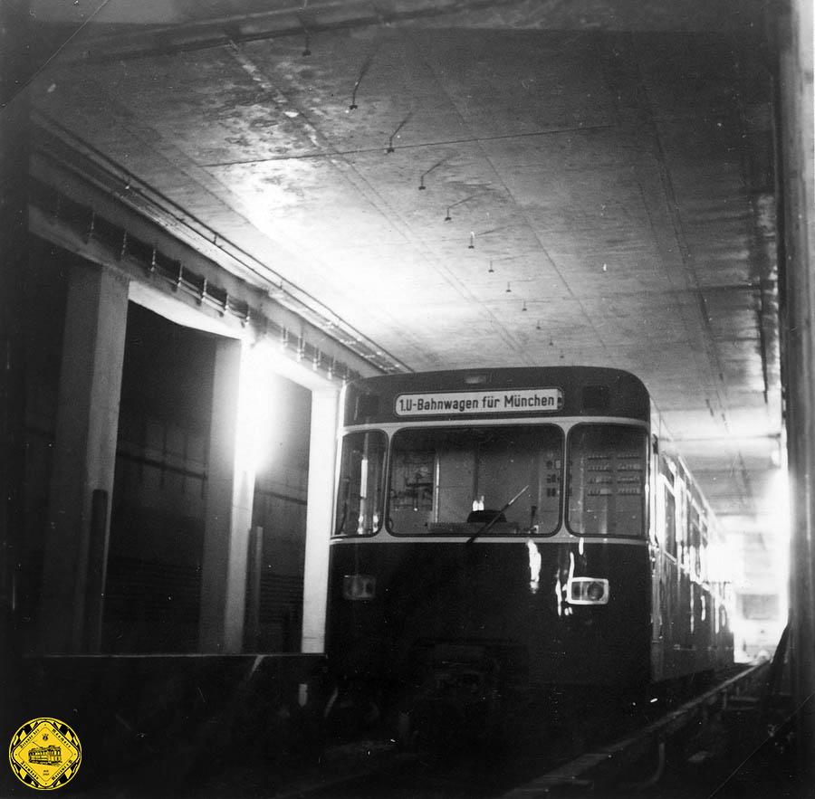 Anlieferung U Bahn 21 Kleinerer Wartungsarbeiten führte man damals im Abstellgleis an der Alten Heide durch, das lange noch eine Grube hatte für diesen Zweck. München