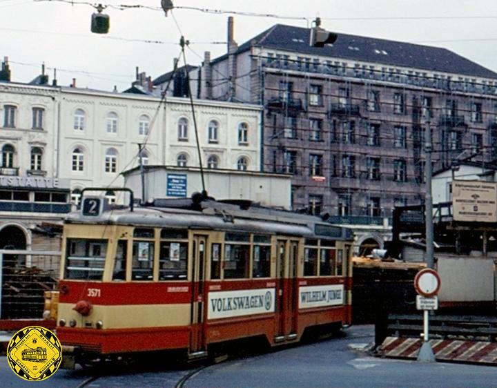Als letzte Deutsche Trambahn verwendete die Hamburger Hochbahn bis zur Einstellung des Betriebs 1978 noch Stangenstromabnehmer
