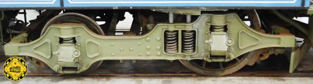 Schon die ab 1899 beschafften 150 A 2.2-Triebwagen wiesen die verbesserten Fahrwerke des Typs 2 auf. Ein solches Fahrwerk des Typs 2 kann noch heute im MVG-Museum unter dem prachtvollen A 2.2-Triebwagen 256 bewundert werden.

Drehgestell Typ 2 des A 2.2-Tw 256 im MVG-Museum