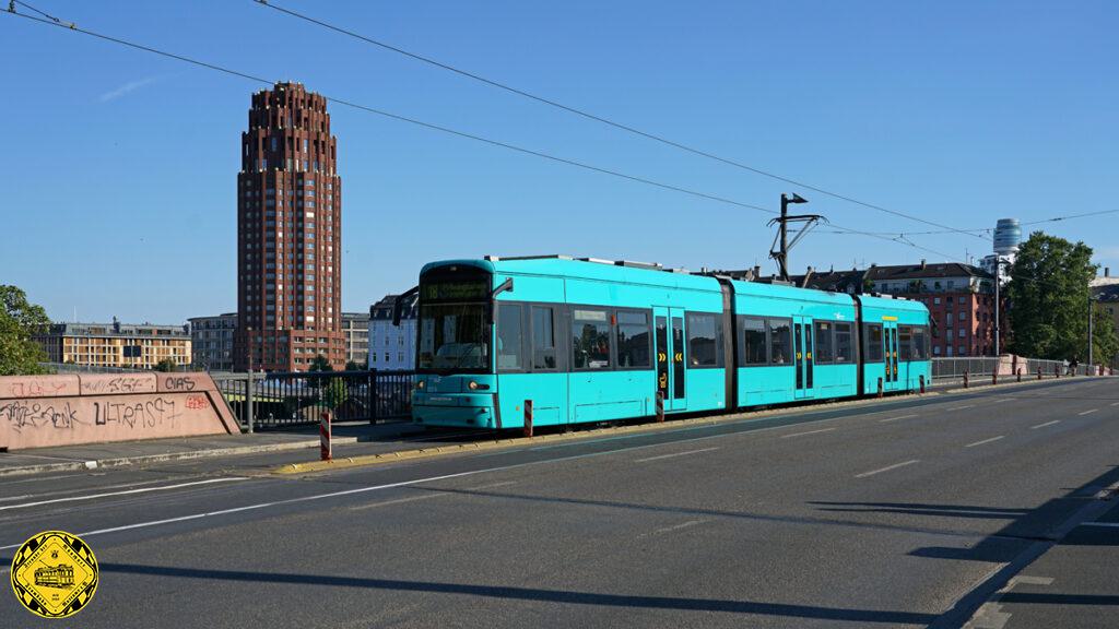 Ba 2022 08 10 136 frankfurt m ignatz bubis brücke 222 a linie 18 d